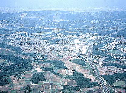 町の全景